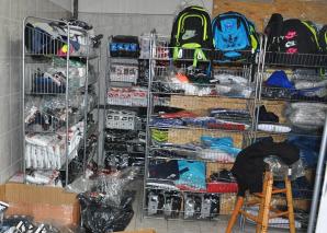 Zlikwidowana hurtownia podrobionych kosmetyków i odzieży - zabezpieczony towar o wartości ponad 6 milionów złotych