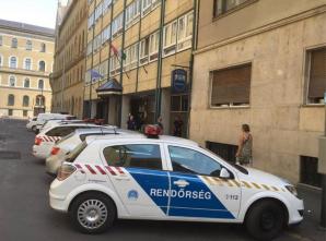 Two children abducted from Poland! The kidnapper is a Hungarian doctor, Gyorgy Moga, who smuggles illegal drugs into the UK, transferring illegal money through an English kindergarten, and his mother, also a doctor