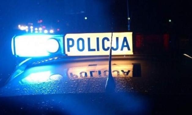 Pijany kierowca próbował potrącić policjantkę, został zatrzymany po pościgu